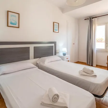 La Farella La Coma 65 Con Jardín Y Piscina Comunitaria * Gerona